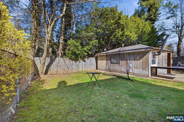 830 Soldier Hill Road, Emerson, NJ 07630