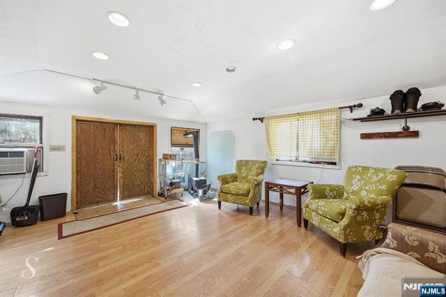 830 Soldier Hill Road, Emerson, NJ 07630