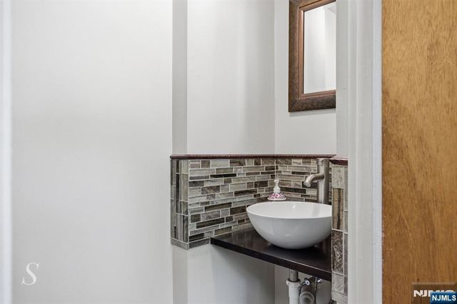 830 Soldier Hill Road, Emerson, NJ 07630