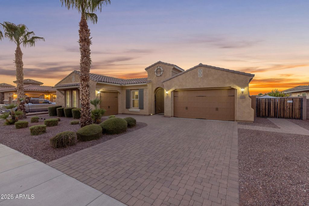 18372 W PARADISE Lane, Surprise, AZ 85388 — exterior