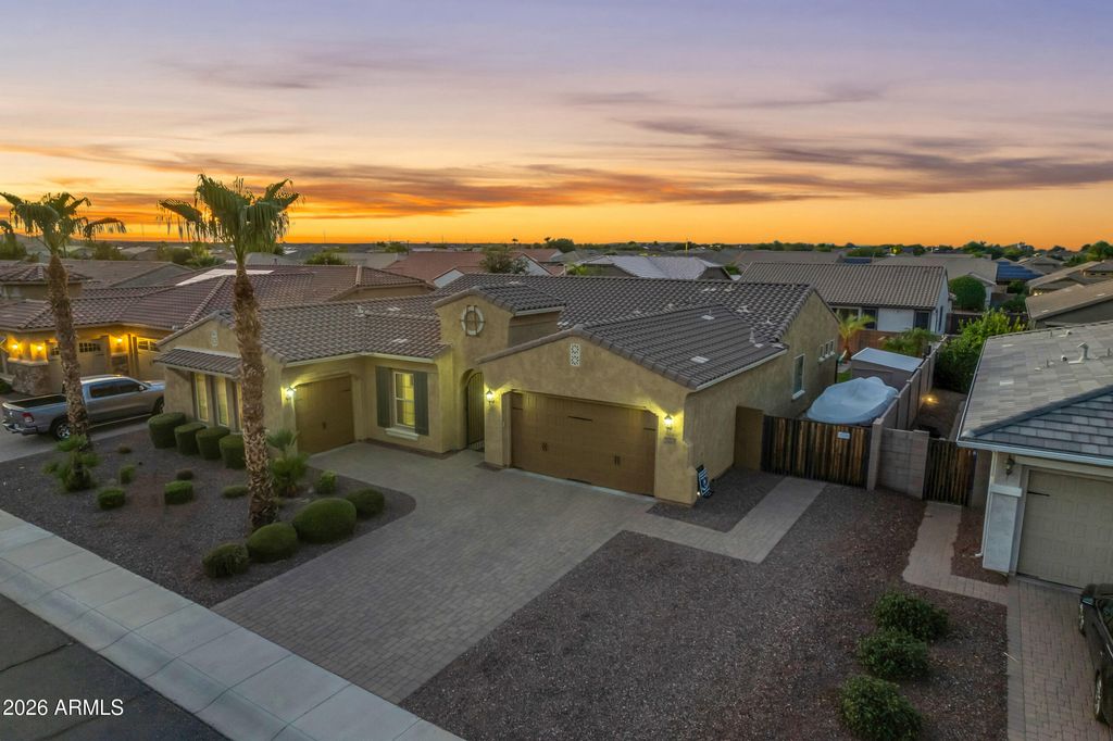 18372 W PARADISE Lane, Surprise, AZ 85388 — photo 4