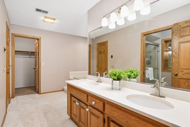 6050 Dallas Lane N, Plymouth, MN 55446