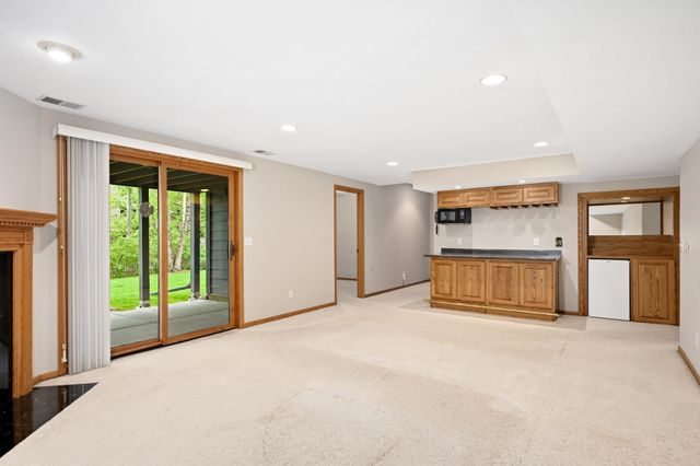 6050 Dallas Lane N, Plymouth, MN 55446