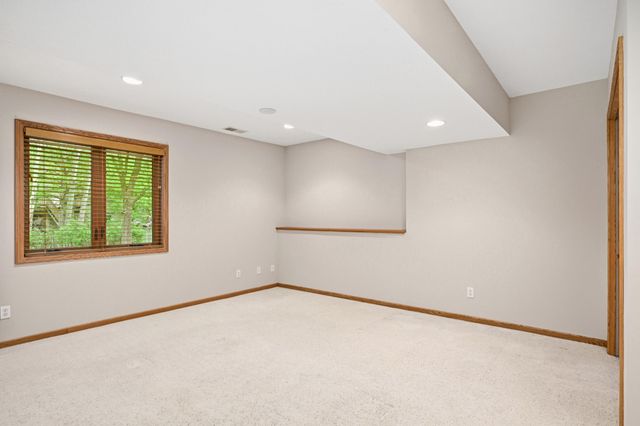 6050 Dallas Lane N, Plymouth, MN 55446