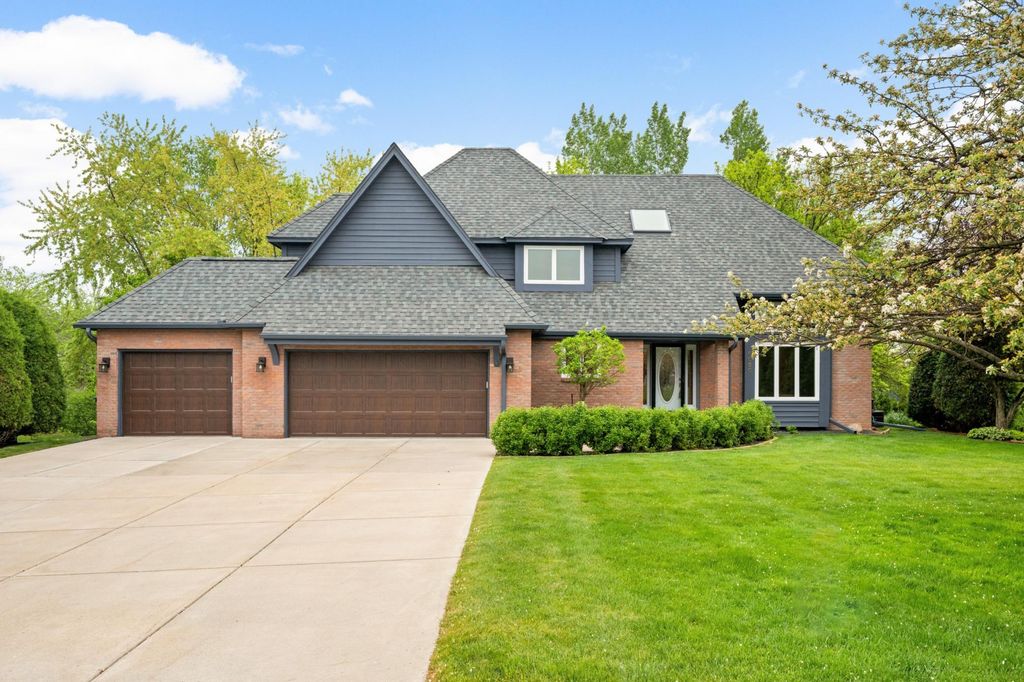 6050 Dallas Lane N, Plymouth, MN 55446