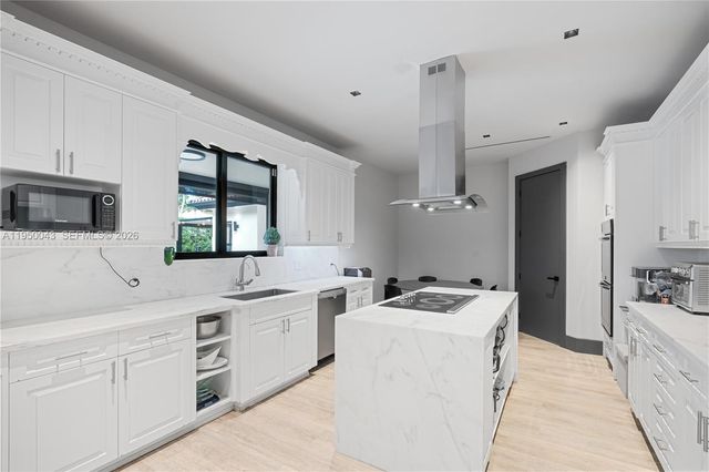 7345 SW 96th St, Pinecrest, FL 33156