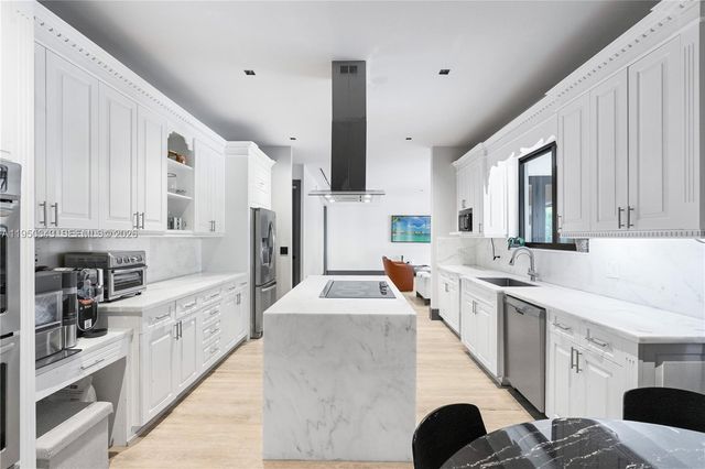 7345 SW 96th St, Pinecrest, FL 33156