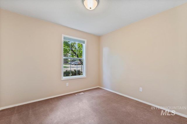 9639 W Carolina Dr, Boise, ID 83709