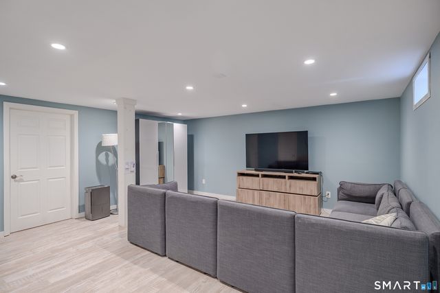 8 Gregory Drive, New Milford, CT 06776