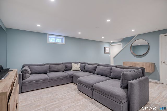 8 Gregory Drive, New Milford, CT 06776