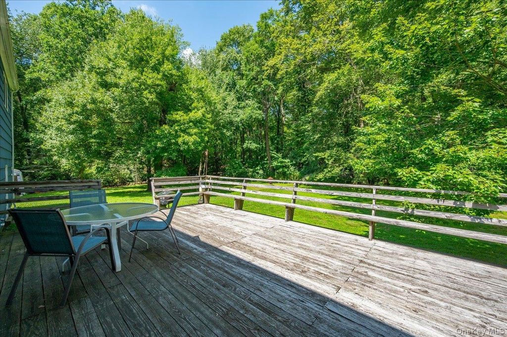 9 Laurel Road, South Salem, NY 10590 — photo 3