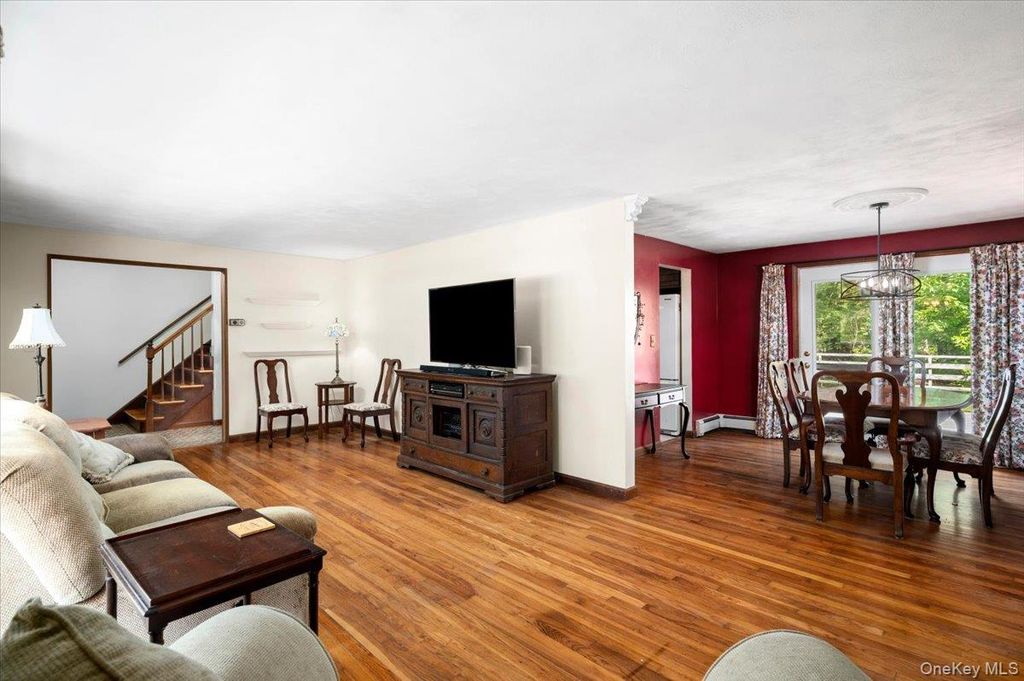 9 Laurel Road, South Salem, NY 10590 — photo 5