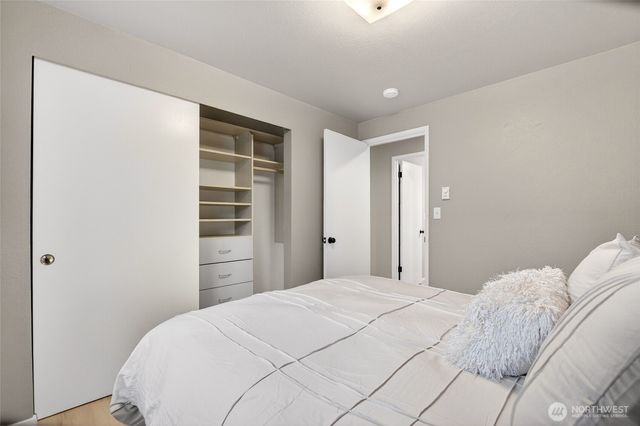 15575 14th Avenue NE, Shoreline, WA 98155