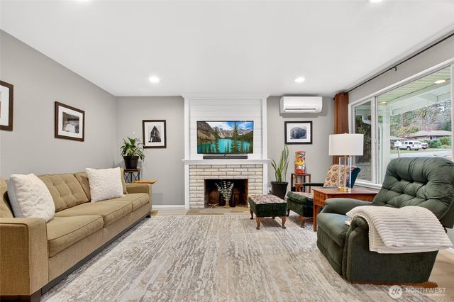 15575 14th Avenue NE, Shoreline, WA 98155