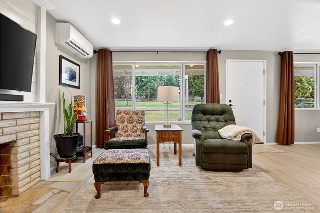 15575 14th Avenue NE, Shoreline, WA 98155