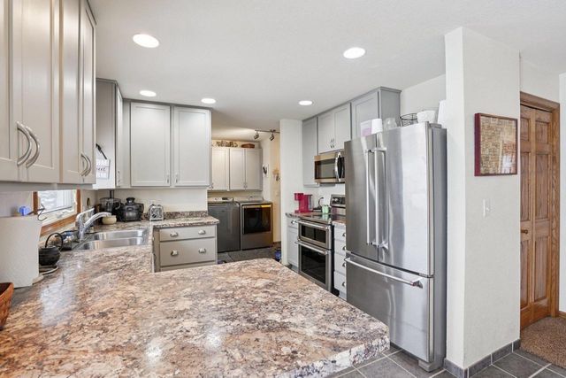 5665 Oak Park Road, Marshall, WI 53559