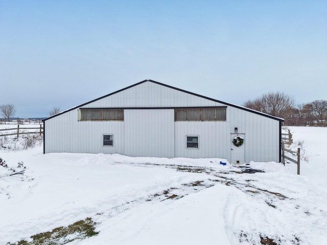 5665 Oak Park Road, Marshall, WI 53559
