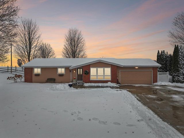 5665 Oak Park Road, Marshall, WI 53559