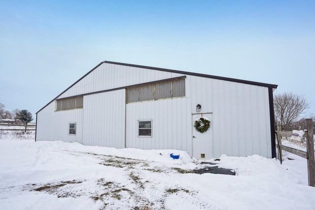 5665 Oak Park Road, Marshall, WI 53559