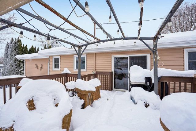 5665 Oak Park Road, Marshall, WI 53559