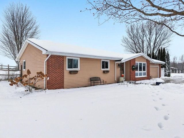 5665 Oak Park Road, Marshall, WI 53559