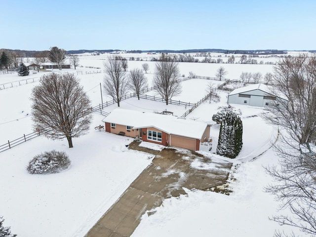 5665 Oak Park Road, Marshall, WI 53559