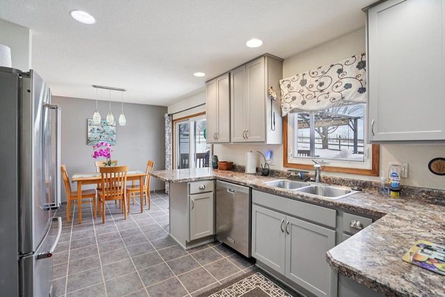 5665 Oak Park Road, Marshall, WI 53559