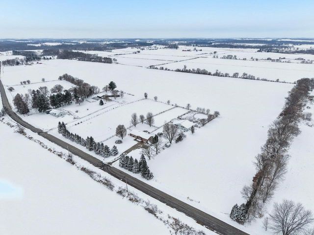 5665 Oak Park Road, Marshall, WI 53559