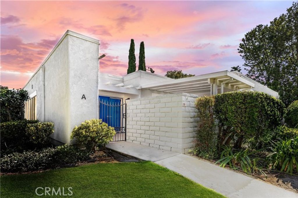 2133 Via Puerta, Laguna Woods, CA 92637