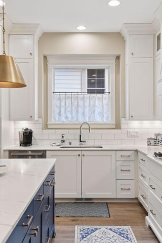 4900 Hawthorne Court, Edina, MN 55436