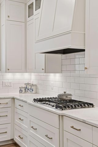 4900 Hawthorne Court, Edina, MN 55436