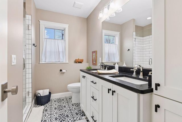 4900 Hawthorne Court, Edina, MN 55436