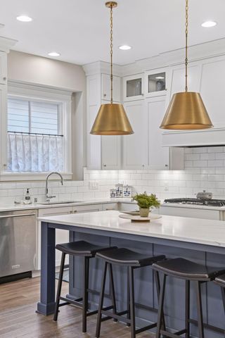 4900 Hawthorne Court, Edina, MN 55436