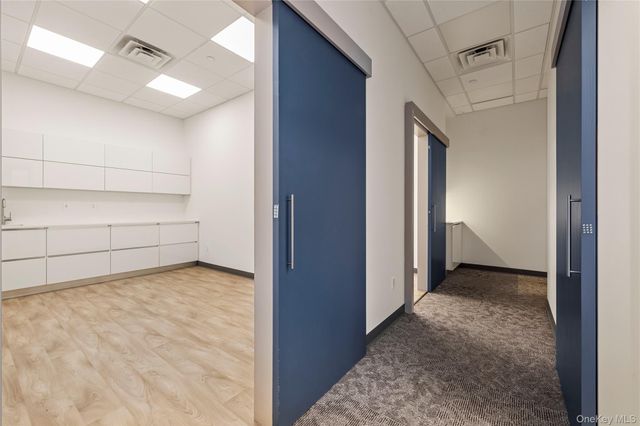 131-07 40th Road E20, Flushing, NY 11354