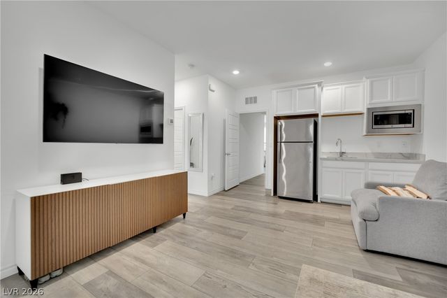 5331 Tavera Cliff Court, Las Vegas, NV 89118