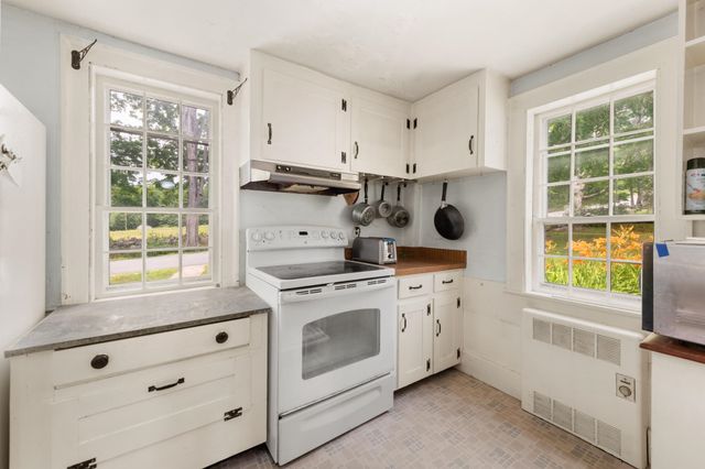 21 Trask Mountain Road, Wolfeboro, NH 03894