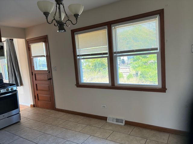 1814 Holly Avenue, Darien, IL 60561