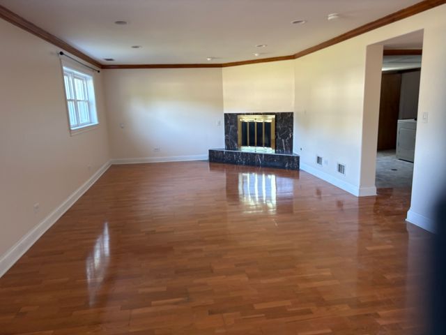 1814 Holly Avenue, Darien, IL 60561