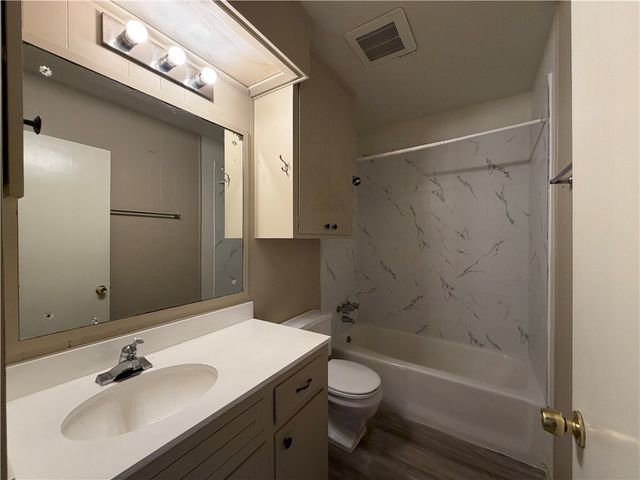 4809 Lavaca Dr 1, Corpus Christi, TX 78411