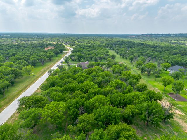 2184 E Landings N, Granbury, TX 76049