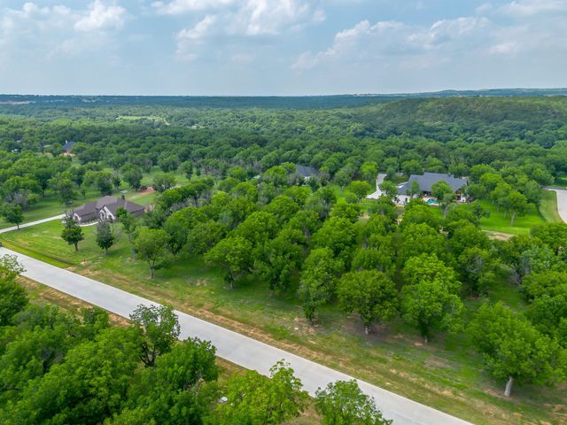 2184 E Landings N, Granbury, TX 76049