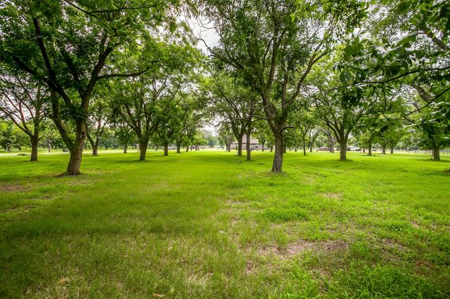 2184 E Landings N, Granbury, TX 76049
