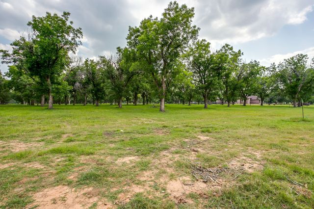 2184 E Landings N, Granbury, TX 76049