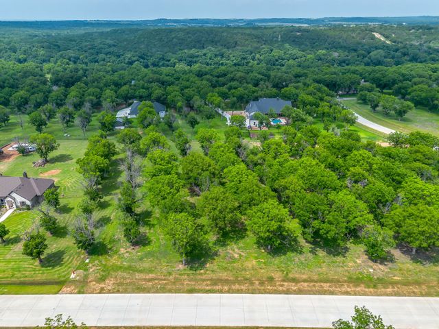 2184 E Landings N, Granbury, TX 76049