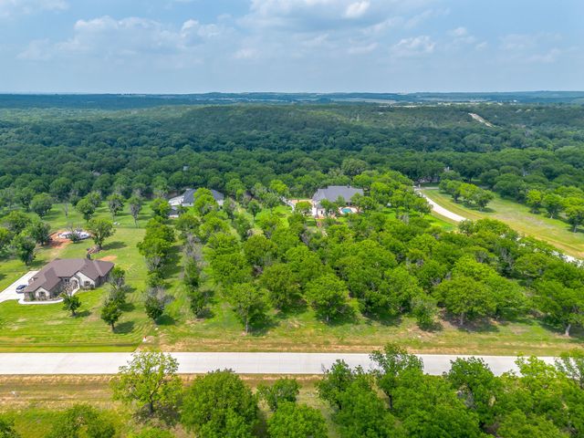 2184 E Landings N, Granbury, TX 76049