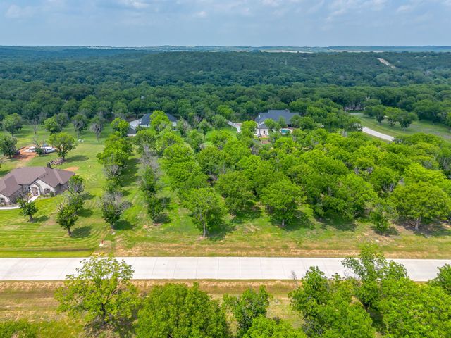 2184 E Landings N, Granbury, TX 76049
