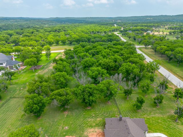 2184 E Landings N, Granbury, TX 76049