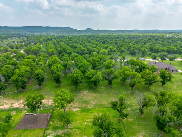 2184 E Landings N, Granbury, TX 76049