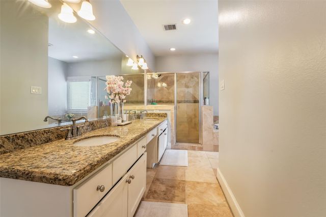 1301 W 25th Street B, Houston, TX 77008