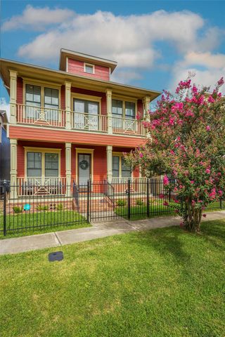 1301 W 25th Street B, Houston, TX 77008